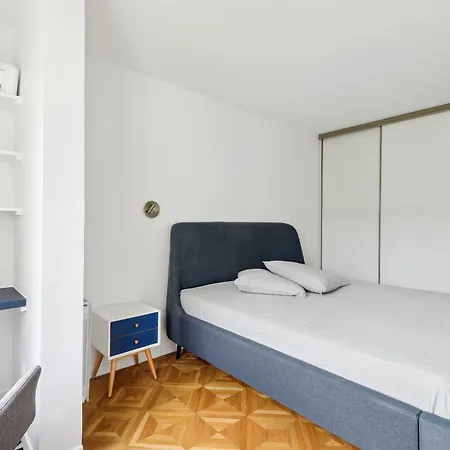 Elegant- Parc Saint Cloud Apartment